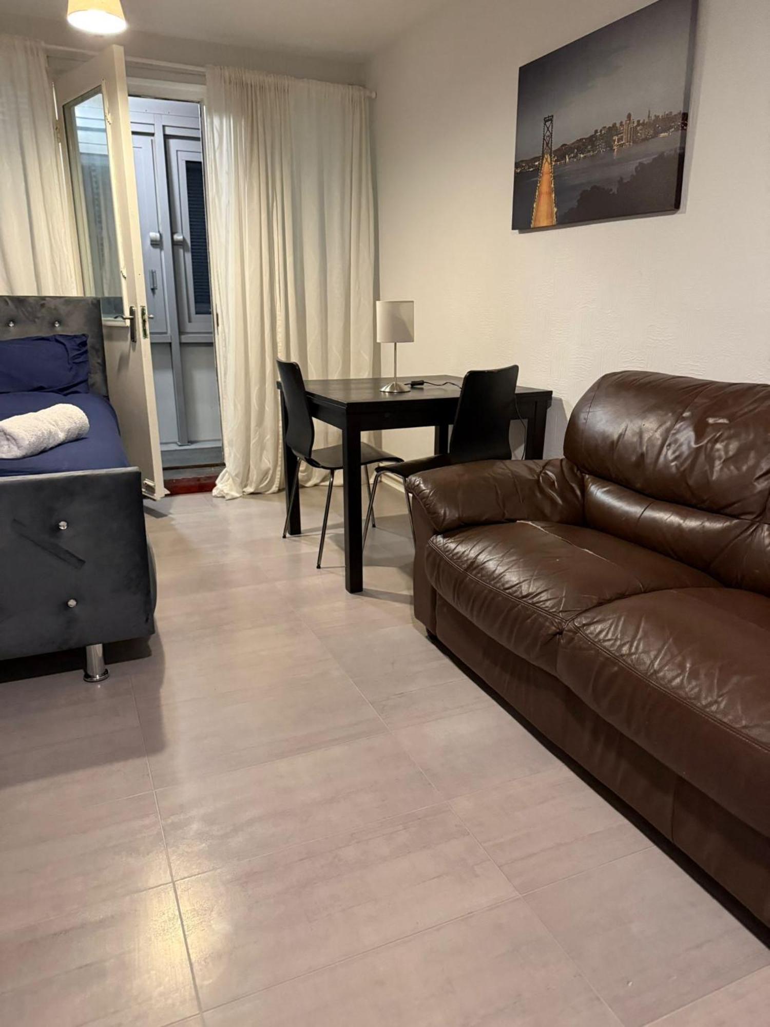 Normanton Apartment Бирмингам Екстериор снимка